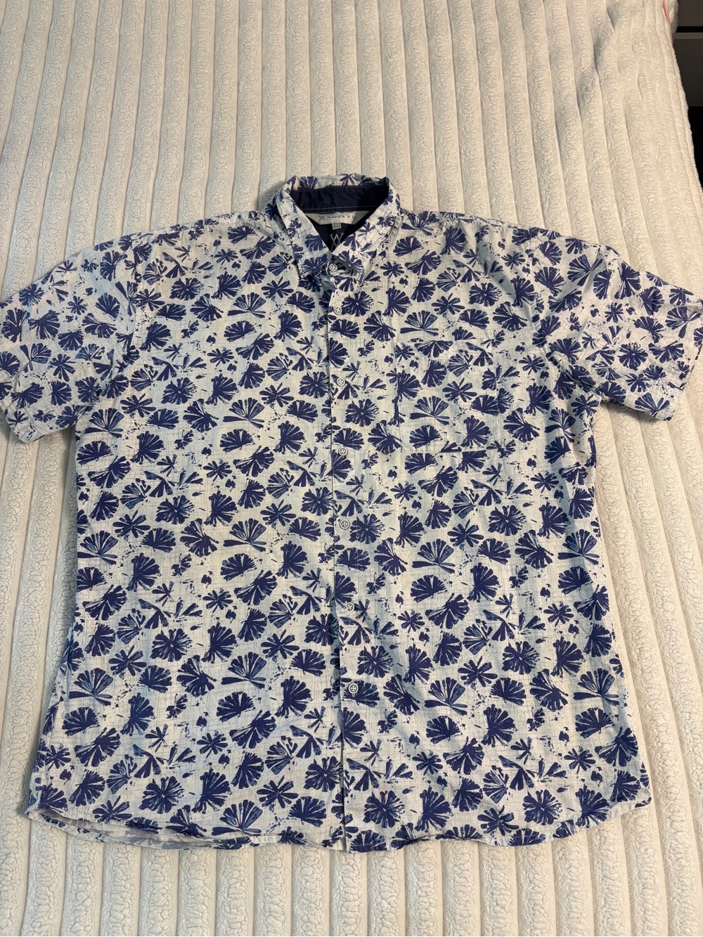 Amiani 100% cotton short-Sleeve Button-Down Shirt men XL Blue white Floral fan
